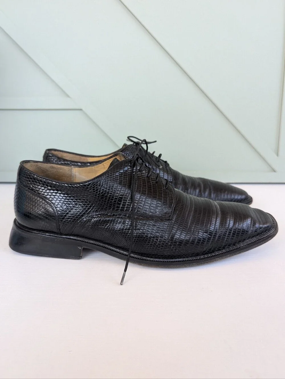 Belvedere AlligatorMen's Black Textured Leather Derby Shoes - Classic Lace-Up